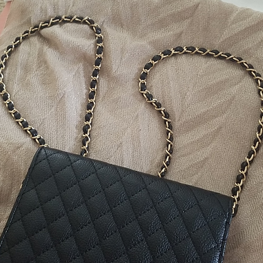 Black Crossbody - Picture 4 of 6